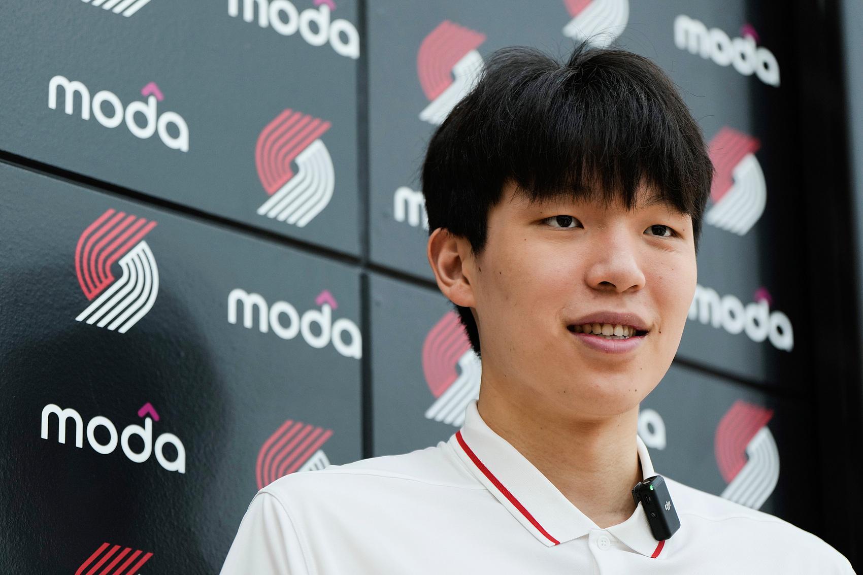 开拓者队记：杨瀚森一上来就送出漂亮的助攻 赏心悦目！